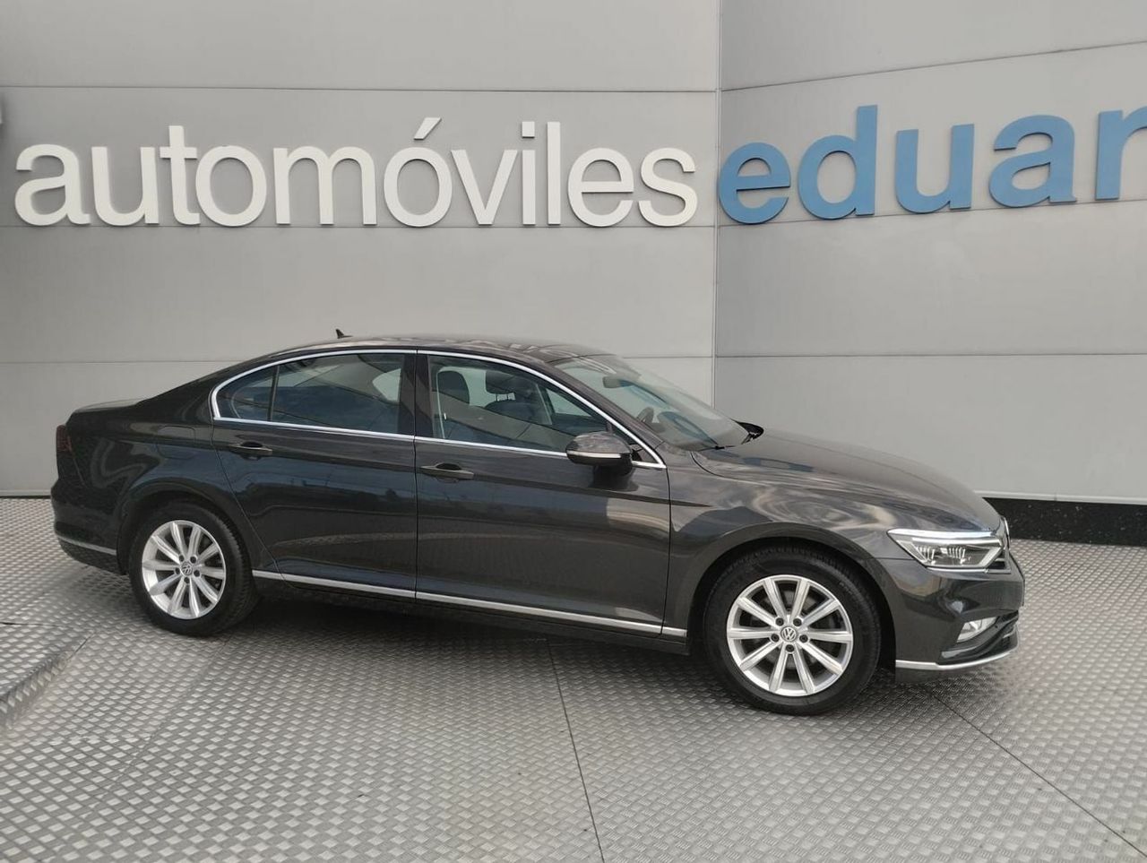 Volkswagen Passat 1.6 TDI 88kW 120CV DSG - Foto 1