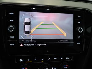 Volkswagen Passat 1.6 TDI 88kW 120CV DSG - Foto 14
