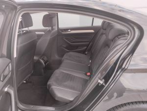 Volkswagen Passat 1.6 TDI 88kW 120CV DSG - Foto 16