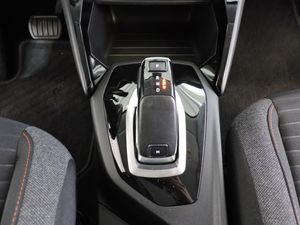 Peugeot 2008 Allure BlueHDI 130 SS EAT8 - Foto 12