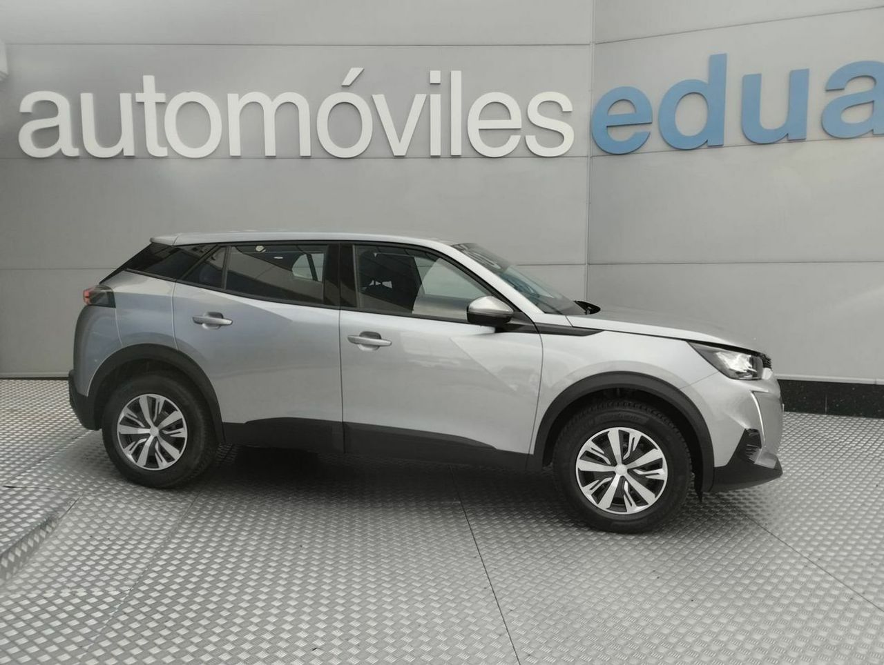 Peugeot 2008 Allure BlueHDI 130 SS EAT8 - Foto 1