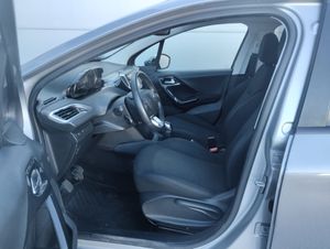 Peugeot 208 5p Signature 1.2 PureTech 82 S&S - Foto 8
