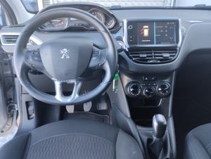 Peugeot 208 5p Signature 1.2 PureTech 82 S&S - Foto 7
