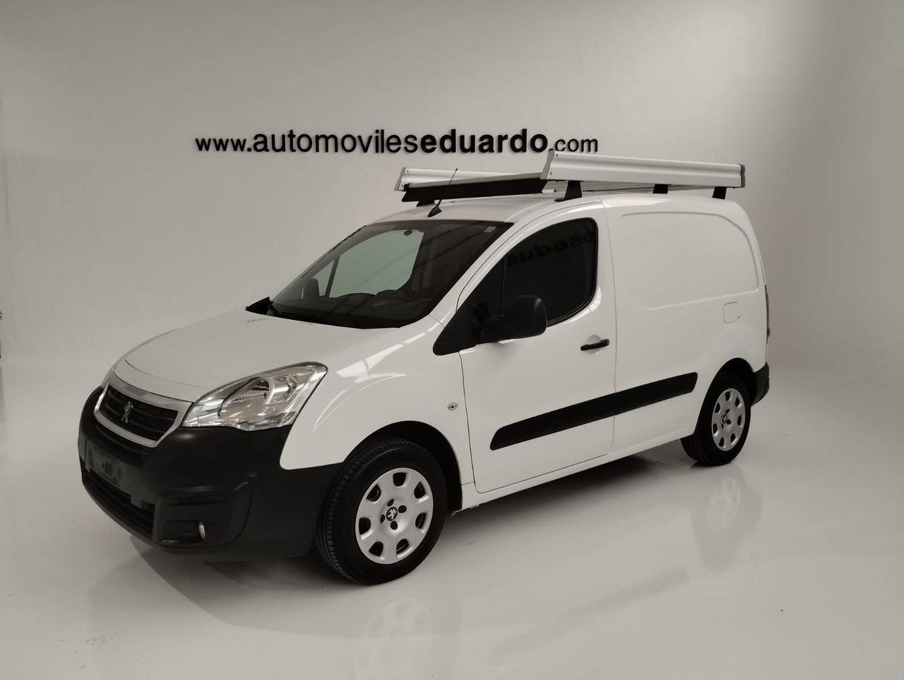 Peugeot Partner L1 PREMIUM PACK 1.6 HDI 100CV BVM5 E6 - Foto 1
