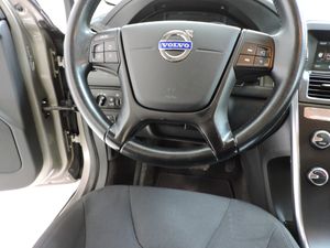 Volvo XC60 Kinetic D3 Aut. - Foto 8