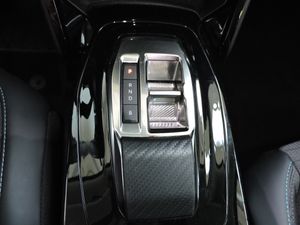 Peugeot e-2008 E-2008 Allure 136CV - Foto 14