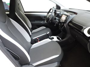 Toyota Aygo 5p 70 x-play - Foto 9