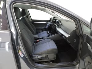 Volkswagen Golf VIII 1.5 TSI 130cv Life 5p - Foto 8