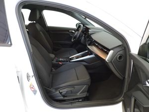 Audi A3 Sportback 30 TFSI 81kW (110CV) S tronic - Foto 9