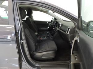 Kia Sportage 1.6 MHEV Business 136CV 4x2 - Foto 9