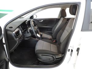 Kia Stonic 1.0 TGDI MHEV - Foto 8
