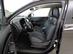 Mitsubishi Outlander PHEV Kaiteki 4WD - Foto 12
