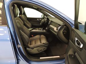 Volvo XC60 T6 AWD Recharge R-Design - Foto 9