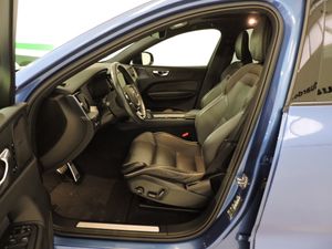 Volvo XC60 T6 AWD Recharge R-Design - Foto 8