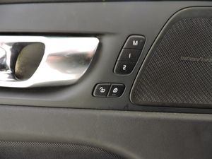 Volvo XC60 T6 AWD Recharge R-Design - Foto 15