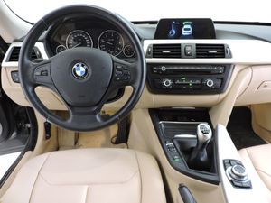 BMW Serie 3 318d Berlina - Foto 7