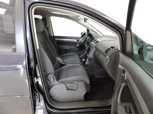 Volkswagen Touran Advance 1.4 TSI 140 CV DSG 7 vel. - Foto 9