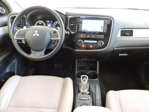 Mitsubishi Outlander PHEV Kaiteki 4WD - Foto 7