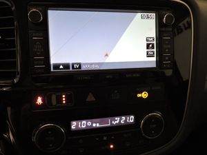 Mitsubishi Outlander PHEV Kaiteki 4WD - Foto 13