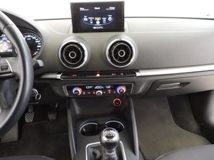 Audi A3 Sedan 1.6 TDI clean diesel 110 CV Attraction - Foto 13