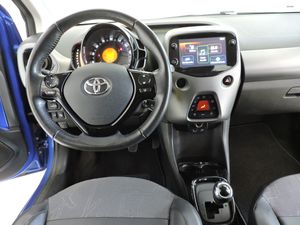 Toyota Aygo 5p 70 x-cite x-shift - Foto 7
