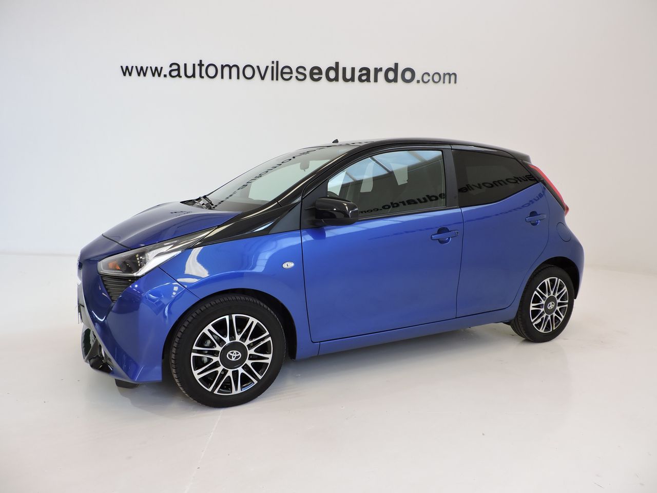 Toyota Aygo 5p 70 x-cite x-shift - Foto 1