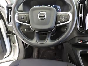 Volvo XC40 Momentum Core T3 Aut. - Foto 11