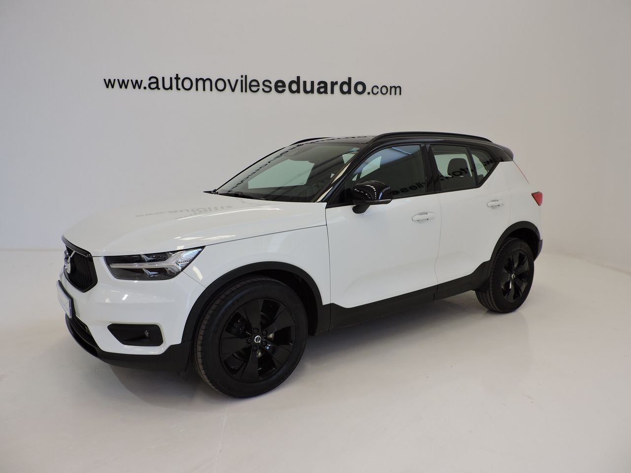 Volvo XC40 Momentum Core T3 Aut. - Foto 1