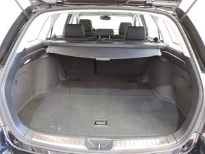 Toyota Avensis Wagon 1.8 VVT-i Sol - Foto 12