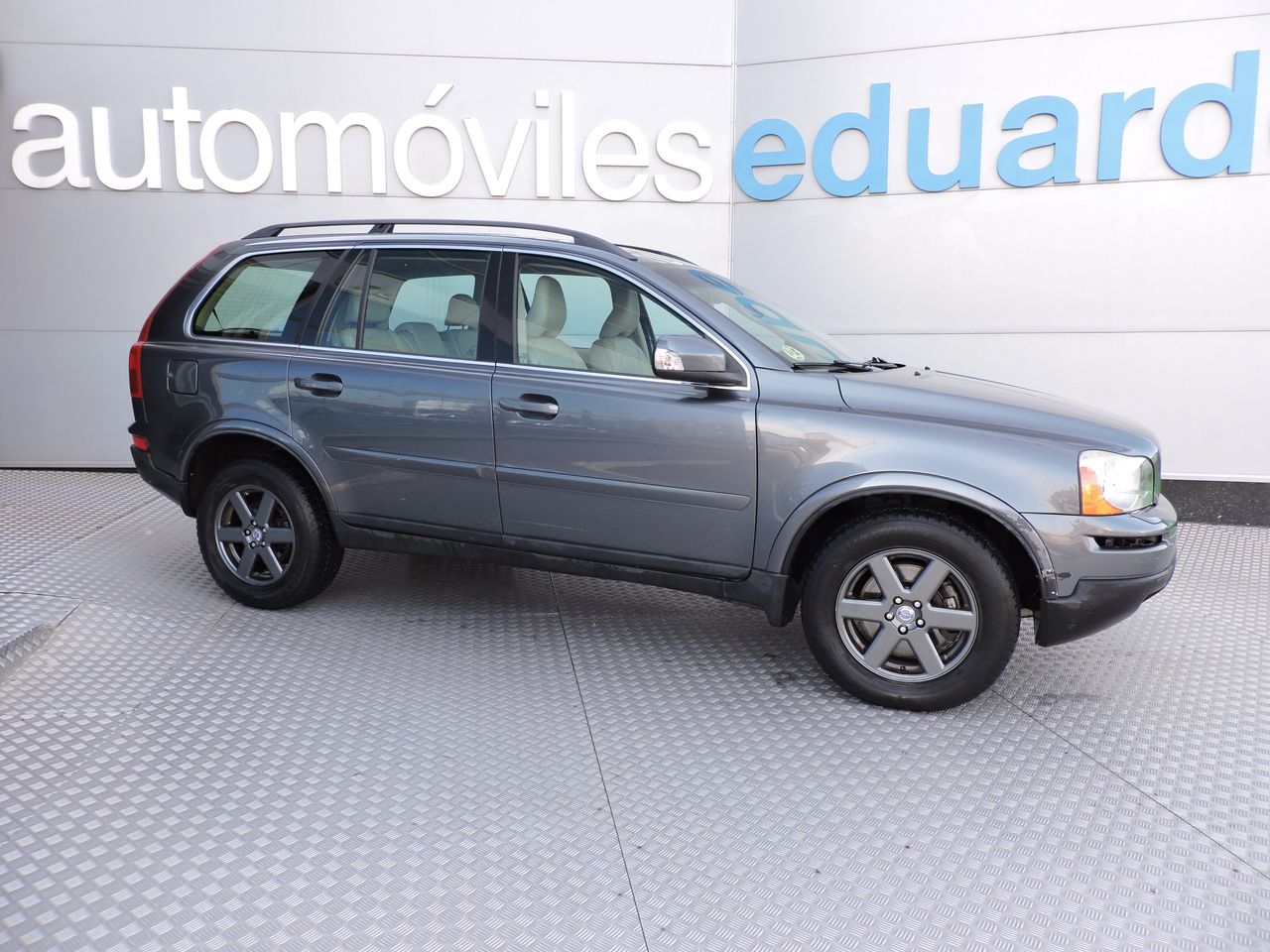 Volvo XC90 D5 Momentum Aut. (7 plazas) - Foto 1