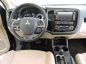 Mitsubishi Outlander Kaiteki 4WD 220 DI-D 6AT 7 plazas - Foto 7