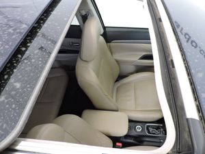 Mitsubishi Outlander Kaiteki 4WD 220 DI-D 6AT 7 plazas - Foto 16