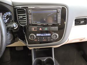 Mitsubishi Outlander Kaiteki 4WD 220 DI-D 6AT 7 plazas - Foto 13
