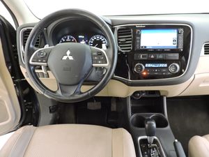 Mitsubishi Outlander Kaiteki 4WD 220 DI-D 6AT 7 plazas - Foto 7