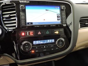 Mitsubishi Outlander Kaiteki 4WD 220 DI-D 6AT 7 plazas - Foto 12