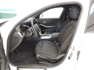 BMW Serie 3 320d Touring - Foto 8