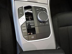 BMW Serie 3 320d Touring - Foto 12