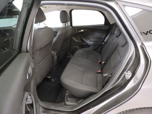 Ford Focus Berlina Titanium 1.0 EcoBoost 92 kW - Foto 10