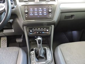 Volkswagen Tiguan Life 2.0 TDI 150 CV DSG 4MOTION - Foto 16