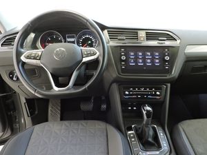 Volkswagen Tiguan Life 2.0 TDI 150 CV DSG 4MOTION - Foto 9