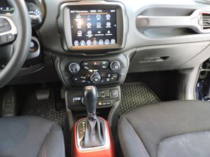 Jeep Renegade 4xe Trailhawk 176 kW 240CV AUTO. - Foto 9
