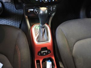 Jeep Renegade 4xe Trailhawk 176 kW 240CV AUTO. - Foto 14