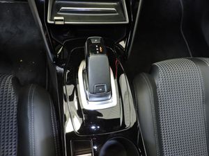 Peugeot 2008 GT BlueHDi 130 EAT8 - Foto 12