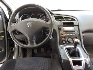Peugeot 5008 Premium 1.6 HDi 112 FAP 7 plz - Foto 9