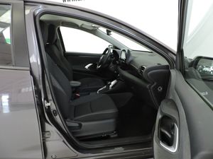 Toyota Yaris 5p 120H Active Tech HYBRID BUSINESS MY20 - Foto 15