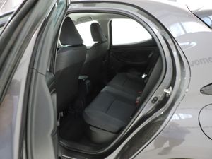Toyota Yaris 5p 120H Active Tech HYBRID BUSINESS MY20 - Foto 17