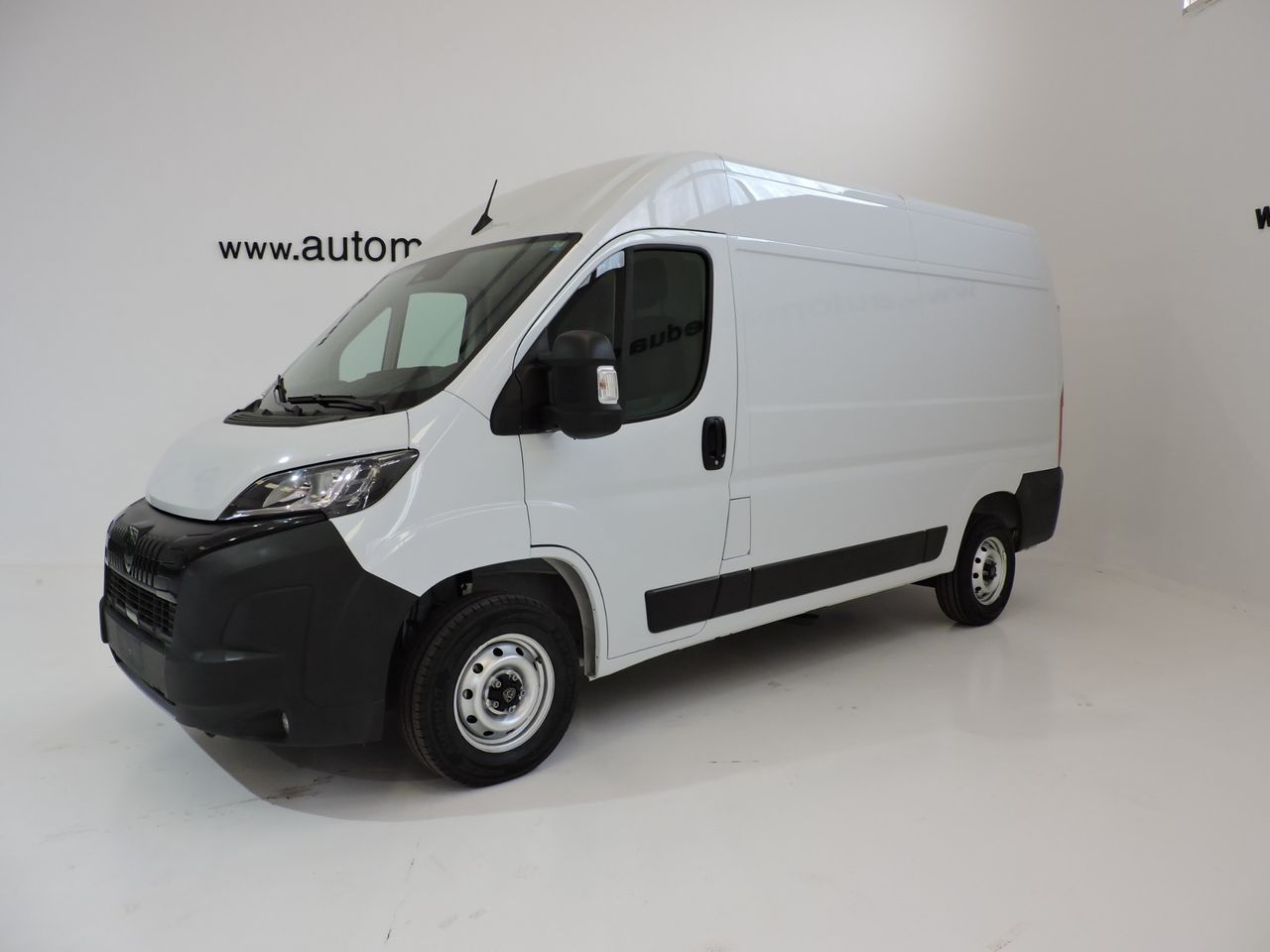Peugeot Boxer BOXER FG 2.2 BLUEHDI 120 330L2H2 - Foto 1