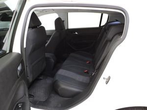 Peugeot 308 5p Allure 1.5 BlueHDi 130 S&S - Foto 15