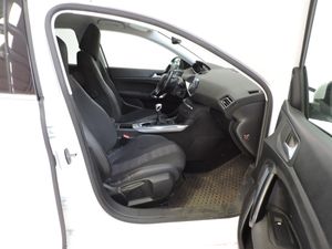 Peugeot 308 5p Allure 1.5 BlueHDi 130 S&S - Foto 14