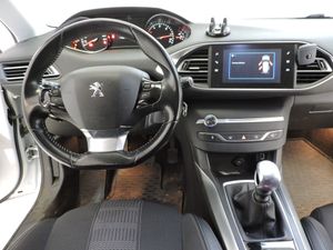 Peugeot 308 5p Allure 1.5 BlueHDi 130 S&S - Foto 9